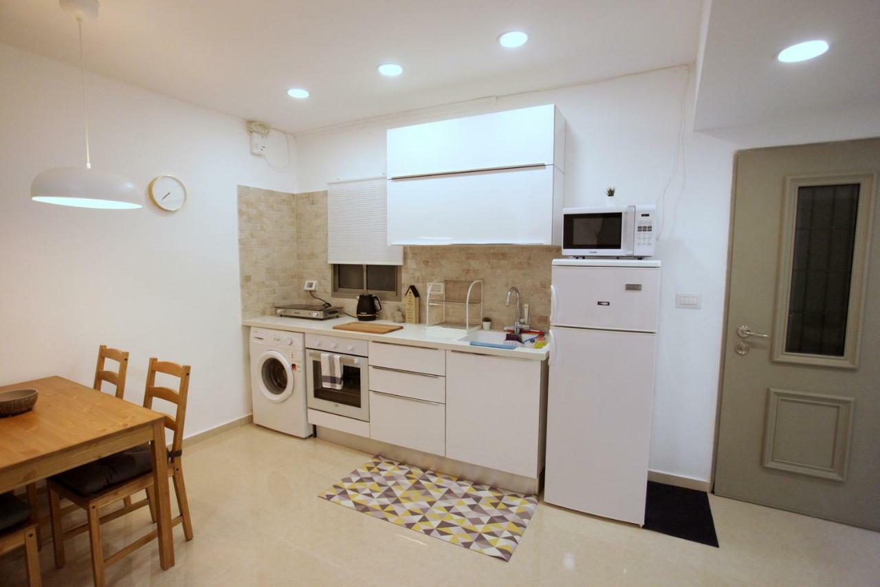 Modern Home In The Heart Of Nachlaot Jerusalem Exterior photo